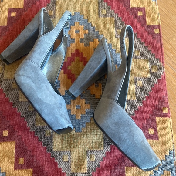 Lines Paolo grey suede pumps - Picture 3 of 5